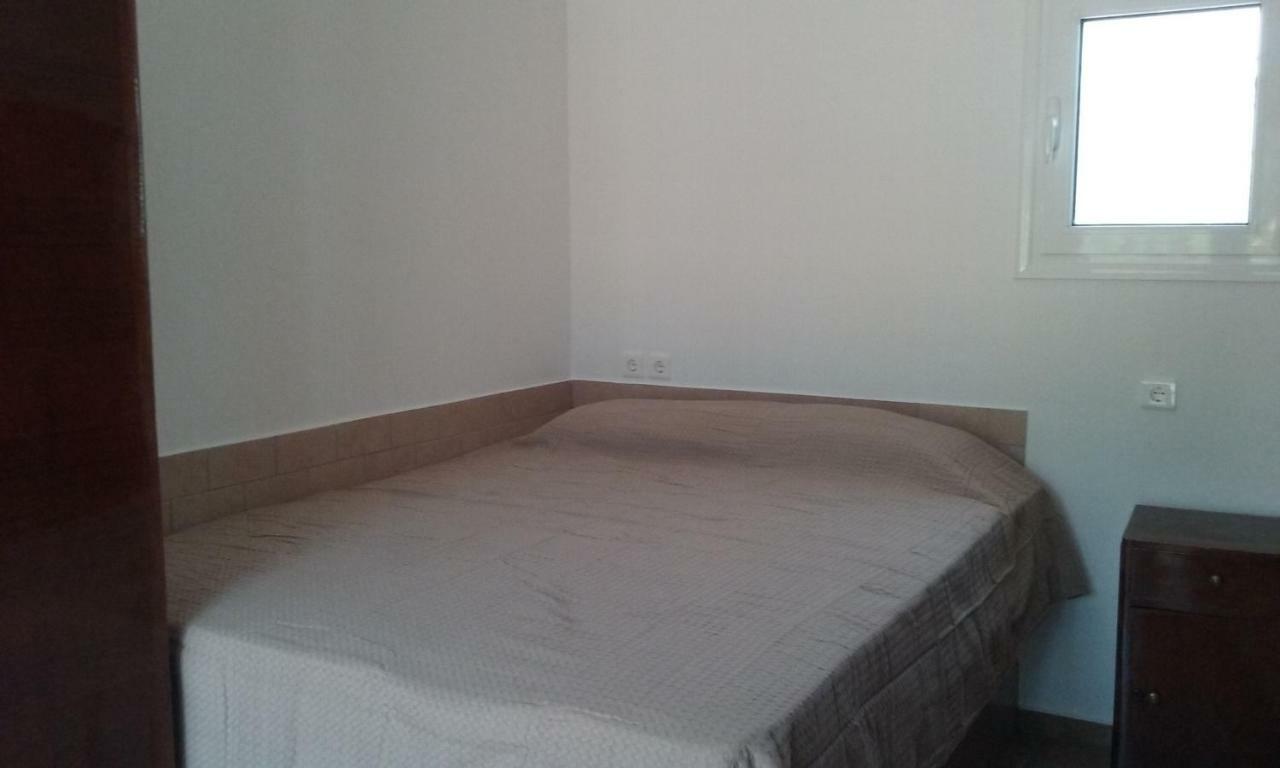 Studio With Tenis Court And Mini Basket Apartman Éjo Kültér fotó
